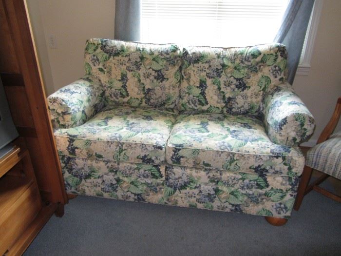 Floral Love seat