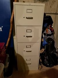 Hon 4 Drawer file cabinet 