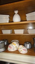 Measuring cups, bakeware, 