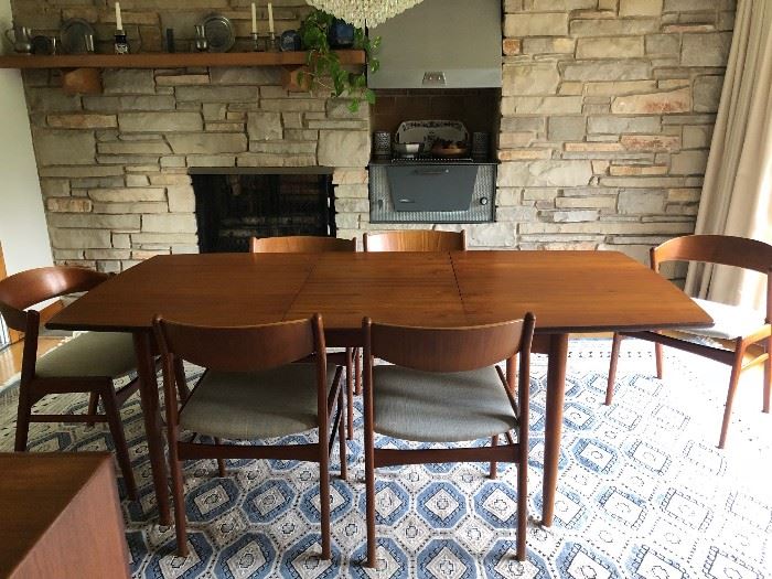 Mid Century Dining Table & 6 Chairs