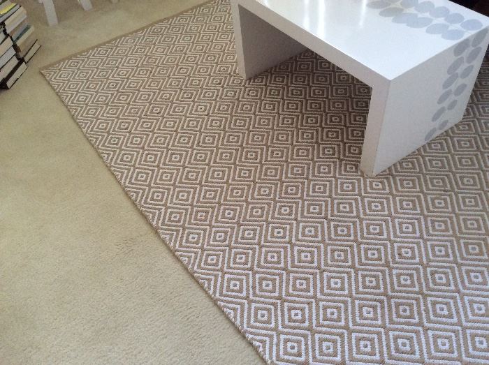 Dark gold & white 5' x 7' area rug