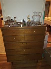 5 Drawer Vintage Dresser
