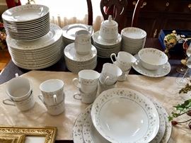 Antibes 8080 China Set