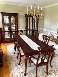 Thomasville Chippendale Fine Dining Set & Accessories
