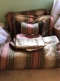 Comforter, pillows & shams