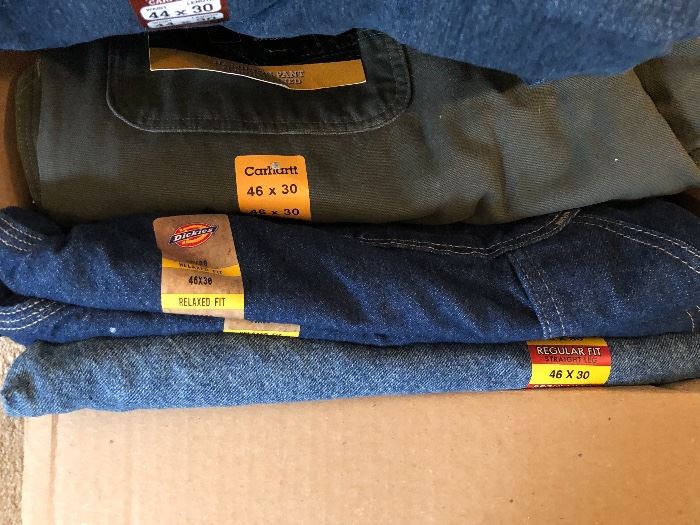 NEW WITH TAGS Carhartt jeans, 46 x 30