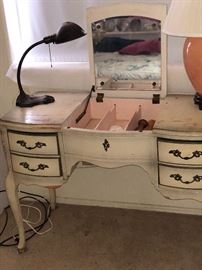 French provincial vanity  table 