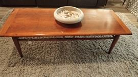 Lane Acclaim coffee table . MCM Round planter with shell pieces 