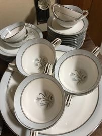 Extensive set of Noritake Bluebell pattern 5558. Service for 12 . Serving pieces. 
