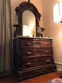 Rosewood veneer, perfect condition, three graduated drawers  