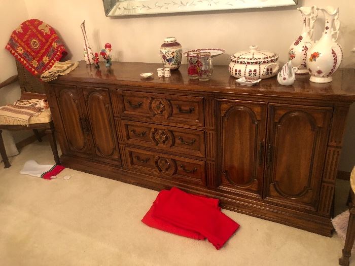 Dining Room Credenza/Buffet/China Cabinet