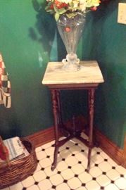 Marble too lamp stand & vase.