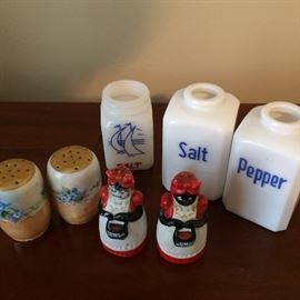 Vintge salt and pepper shakers!