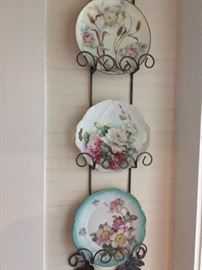 Some of the nice antique decorator plates in the sale!