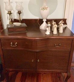 Another nice antique wash stand with one drawer and doors below. Mint condition. Notice the brass towel bar.