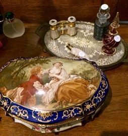 Exquisite dresser set!