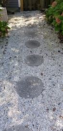 Round stepping stones