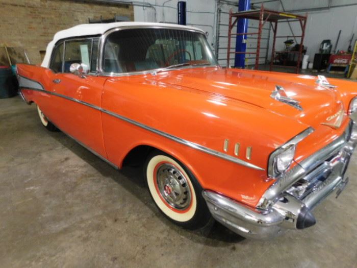 #1 Concours 1957 Chevy Bel Air convertible 8 miles award winning Original Factory restored