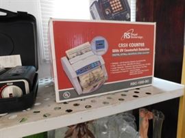 Cash counter