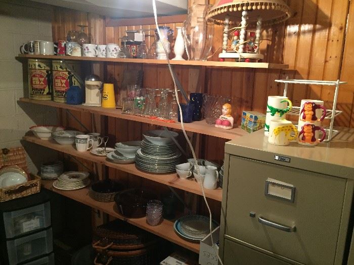 43-44: Dishes, mugs, cups