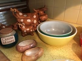 Vintage Pyrex Dishes