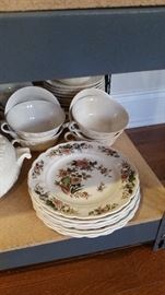 "Lorraine" pattern, Grindley China, 8 salad/dessert plates.