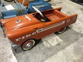 Murray Fire Chief Pedal Car: Final Price- $ 350