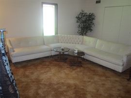willing to pre-sell this awesome sofa sectional in excellent condition, she must of just took the plastic off $900
