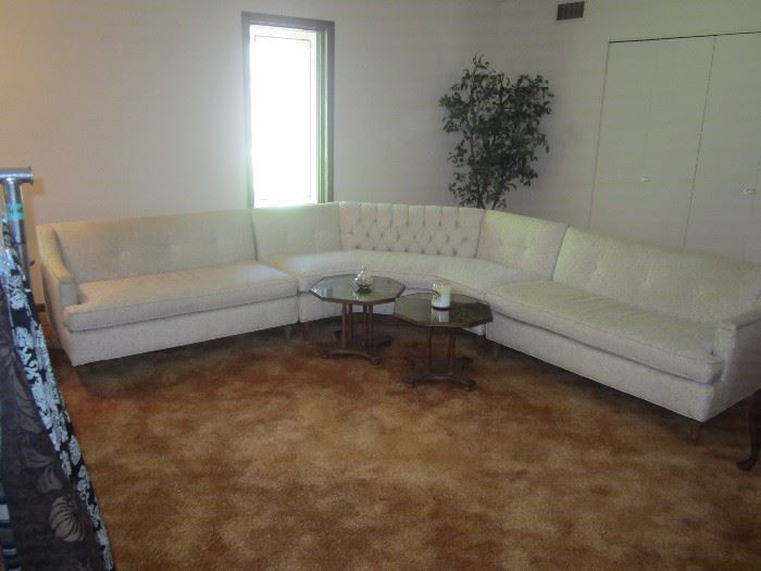 willing to pre-sell this awesome sofa sectional in excellent condition, she must of just took the plastic off $900