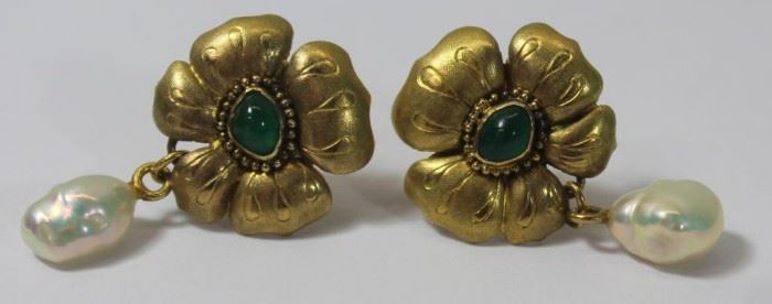 JEWELRY Pair of Floral kt Gold Earrings