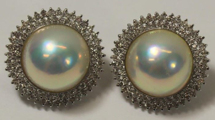 JEWELRY Pair of Signed kt Gold Mabe Pearl