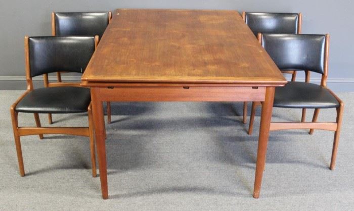 MIDCENTURY Danish Modern Expandable Dining Table