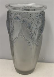 RLALIQUE Signed Ceylon Parrot Vase