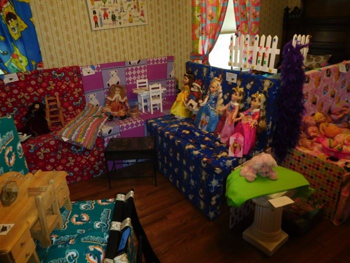 doll room,fabric  covered  benches