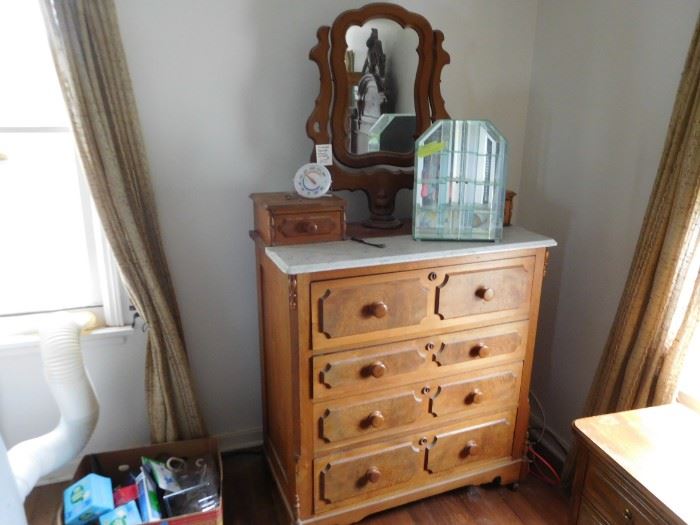Victorian  marble  top  chest  ,small  curio