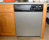 Whirlpool dishwasher model DU1055XT5D3