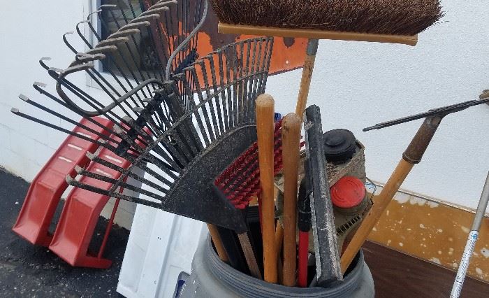 Large selection of hand, garden and power tools and related items