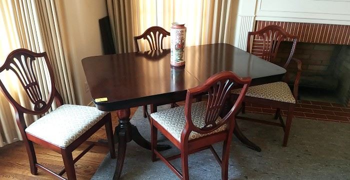 Sweet little mahogany table and 4 chairs
