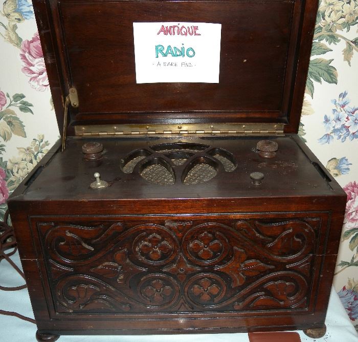 Antique wood radio