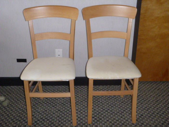 Rm 5 - 2 Birch Table Chairs