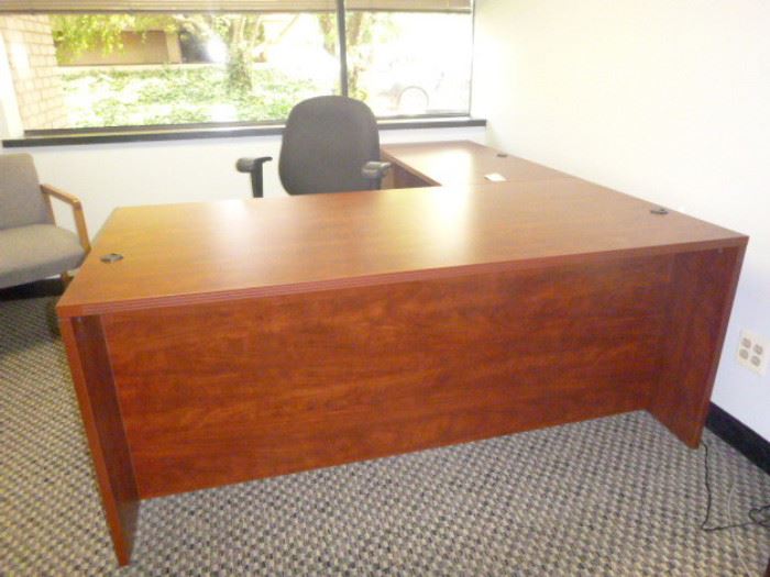 Rm 6 - Cherry Wood Executive Desk and Extension; Black Leather Task Chair