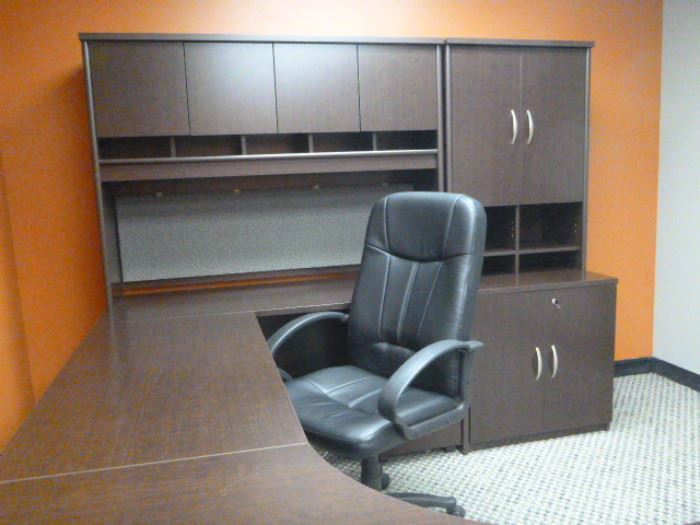 Rm 10 - Black Leather Executive Desk Chair