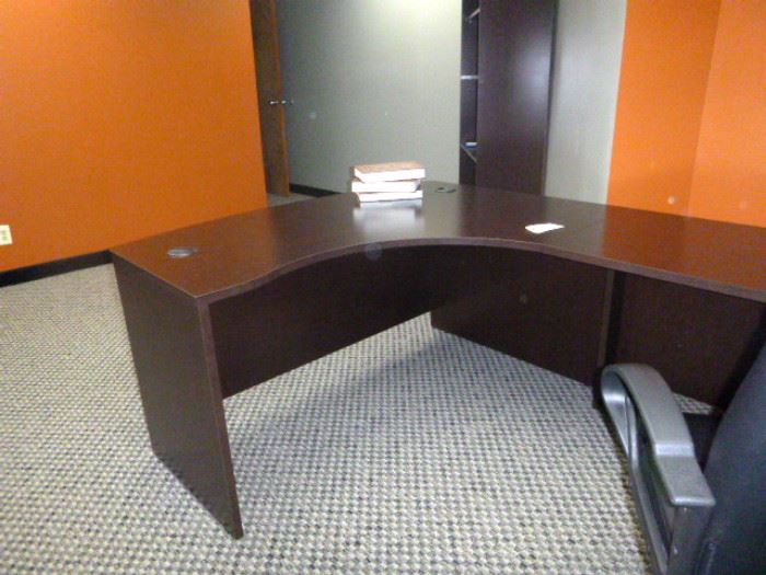 Rm 10 - Curved Desk Extention