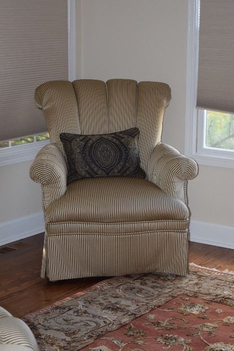 Accent Chair & Decorative Pillow