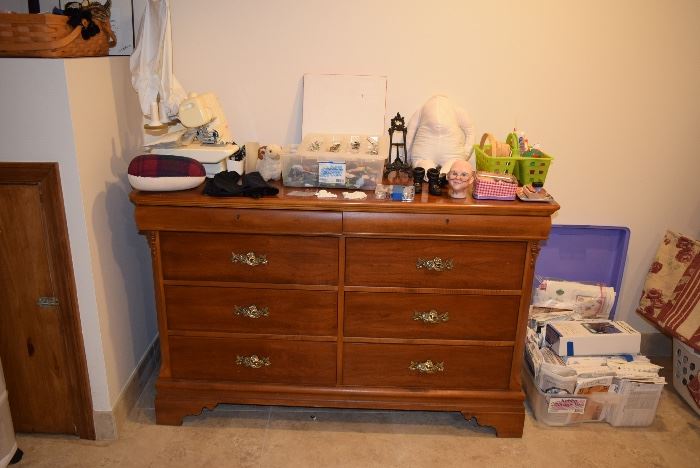 Dresser & Misc Items
