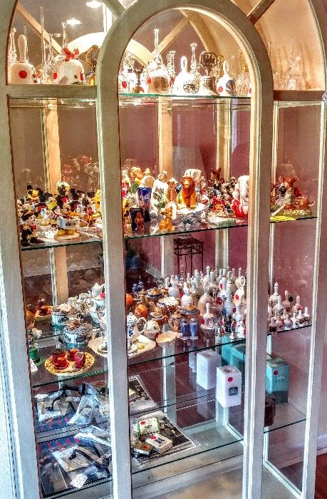 Disney figurines & bell collection