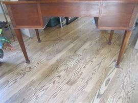 VERY NICE LADIES DESK