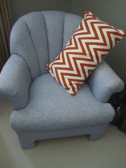 CHAIR AND PILLOW