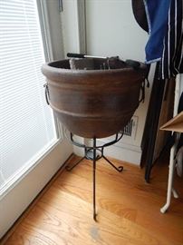 Nice large pot in an Iron stand.