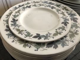 Royal Doulton 'Burgundy' dinner and salad plates/oval platter
